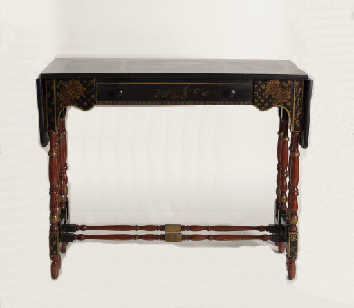 Lacquered Drop-leaf Table - Table