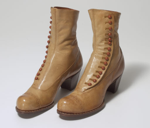 Woman's Leather Button-up Boots - Boot