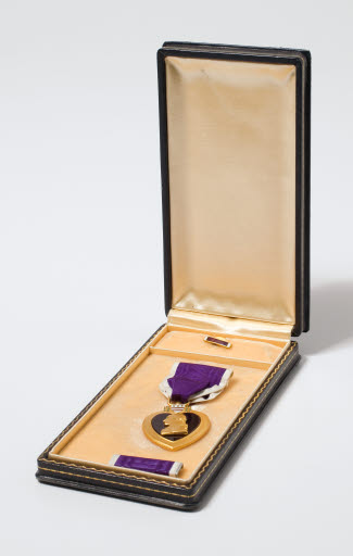 Purple Heart Medal and Pin - Pin, Military