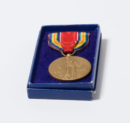 World War II Victory Medal - Pin, Military