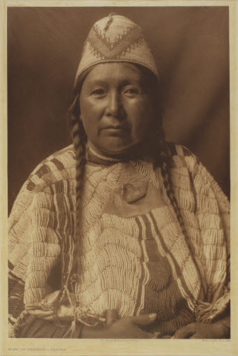 Wife of Mnainak-Yakima (plate 221; portfolio 7) - Photogravure